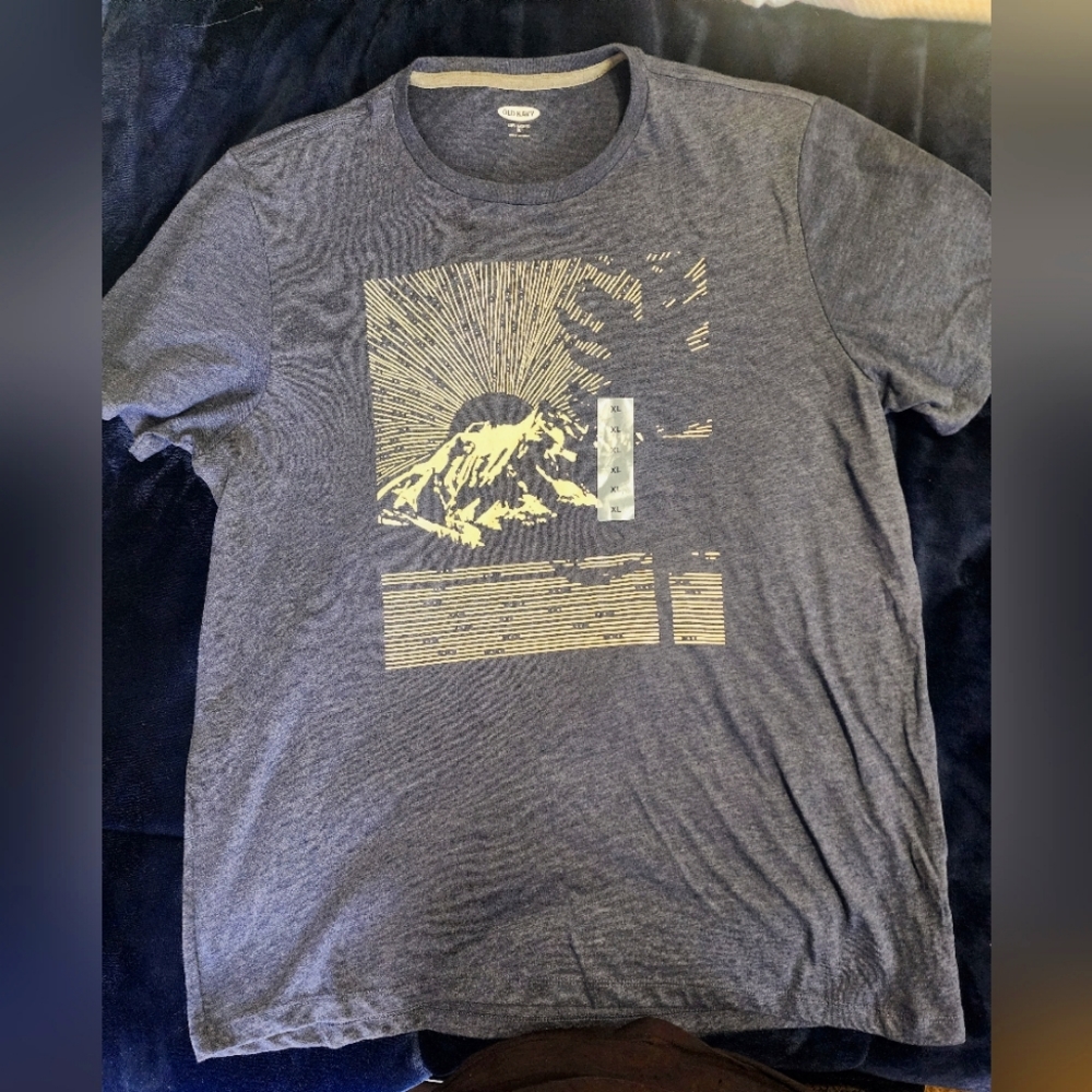 Old Navy T-shirt